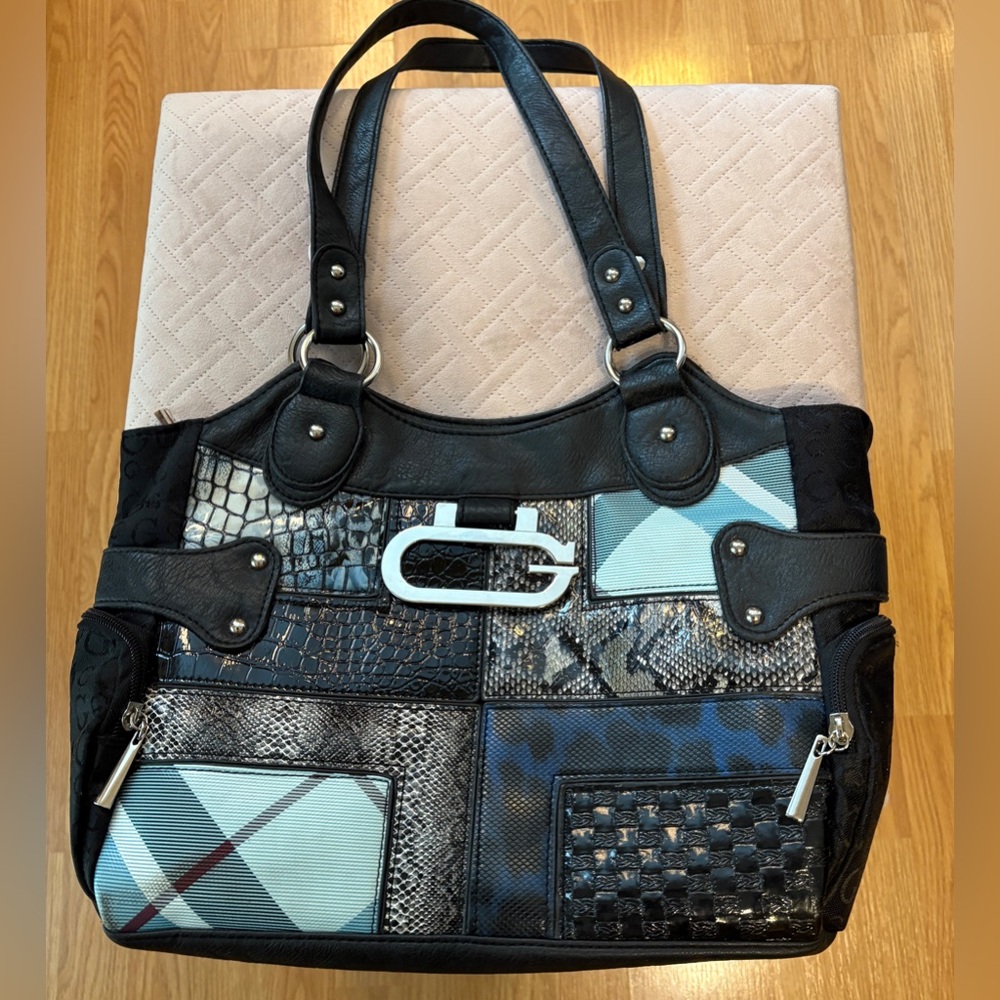 ⭐️ Host Pick ⭐️ Gussaci from Bentley faux leather patchwork handbag